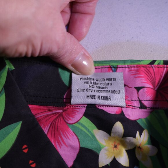 Creepy Co Horror Movie Critters Hawaiin Shirt - Picture 6 of 7